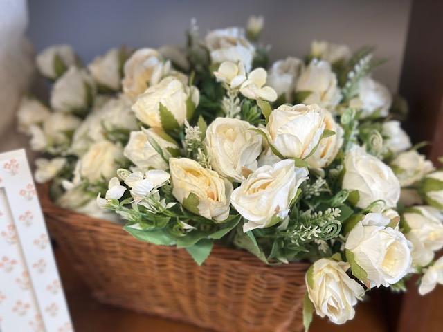 Floral -Cream Rose Mini Bunch
