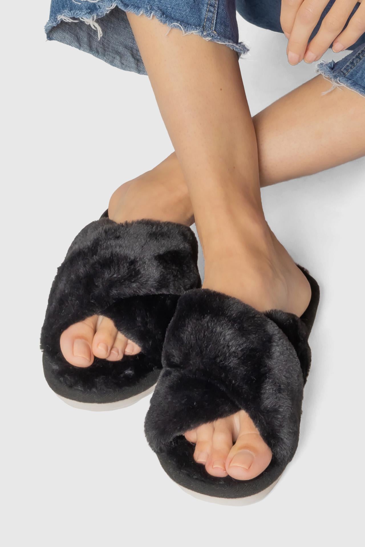 PLUSH SLIPPERS