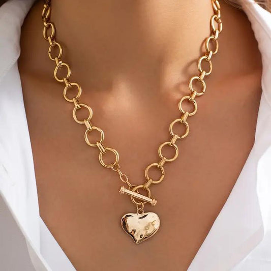 NOTABLE HAMMERED HEART FRONT TOGGLE NECKLACE | 40NK9476