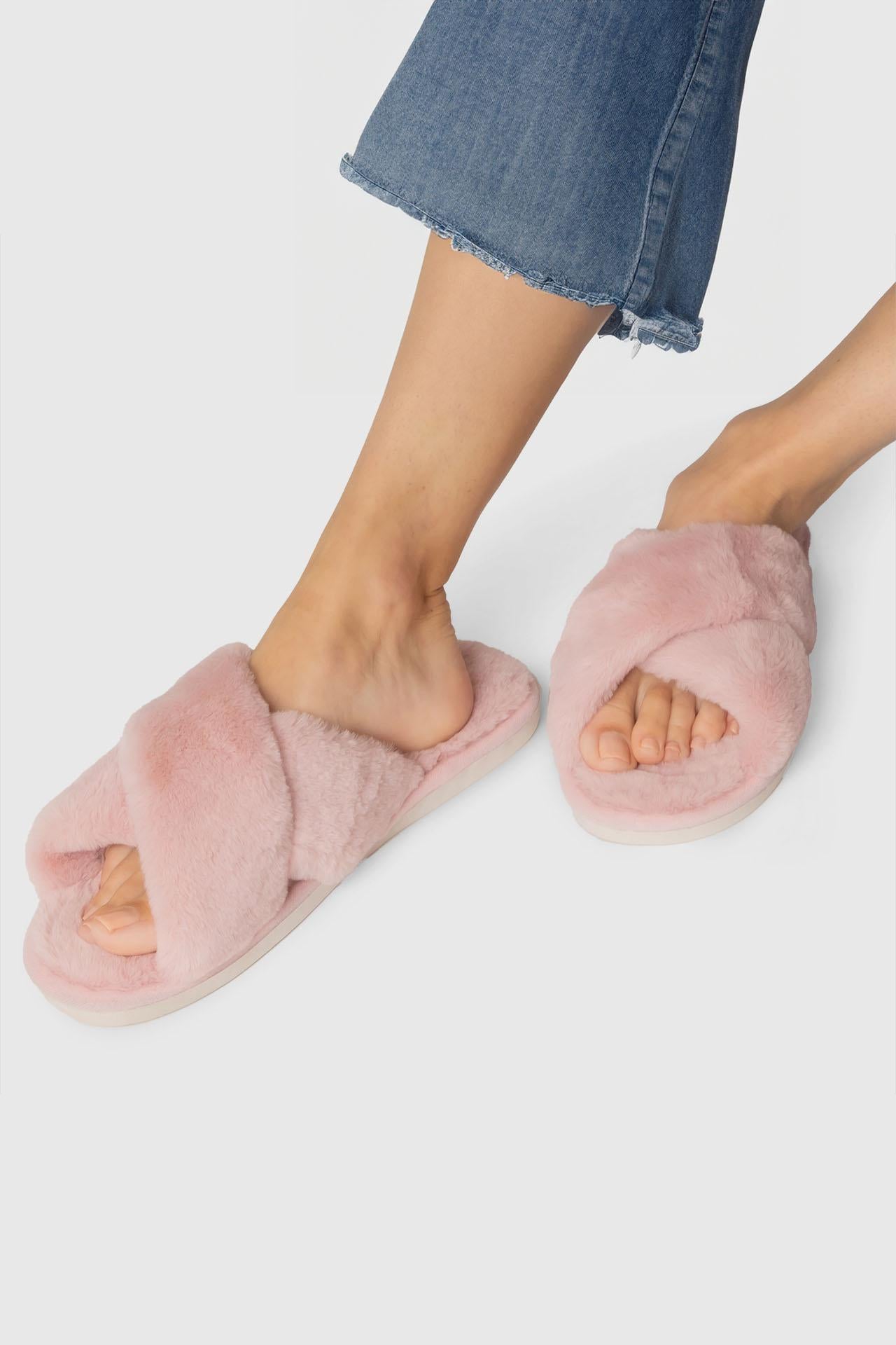 PLUSH SLIPPERS