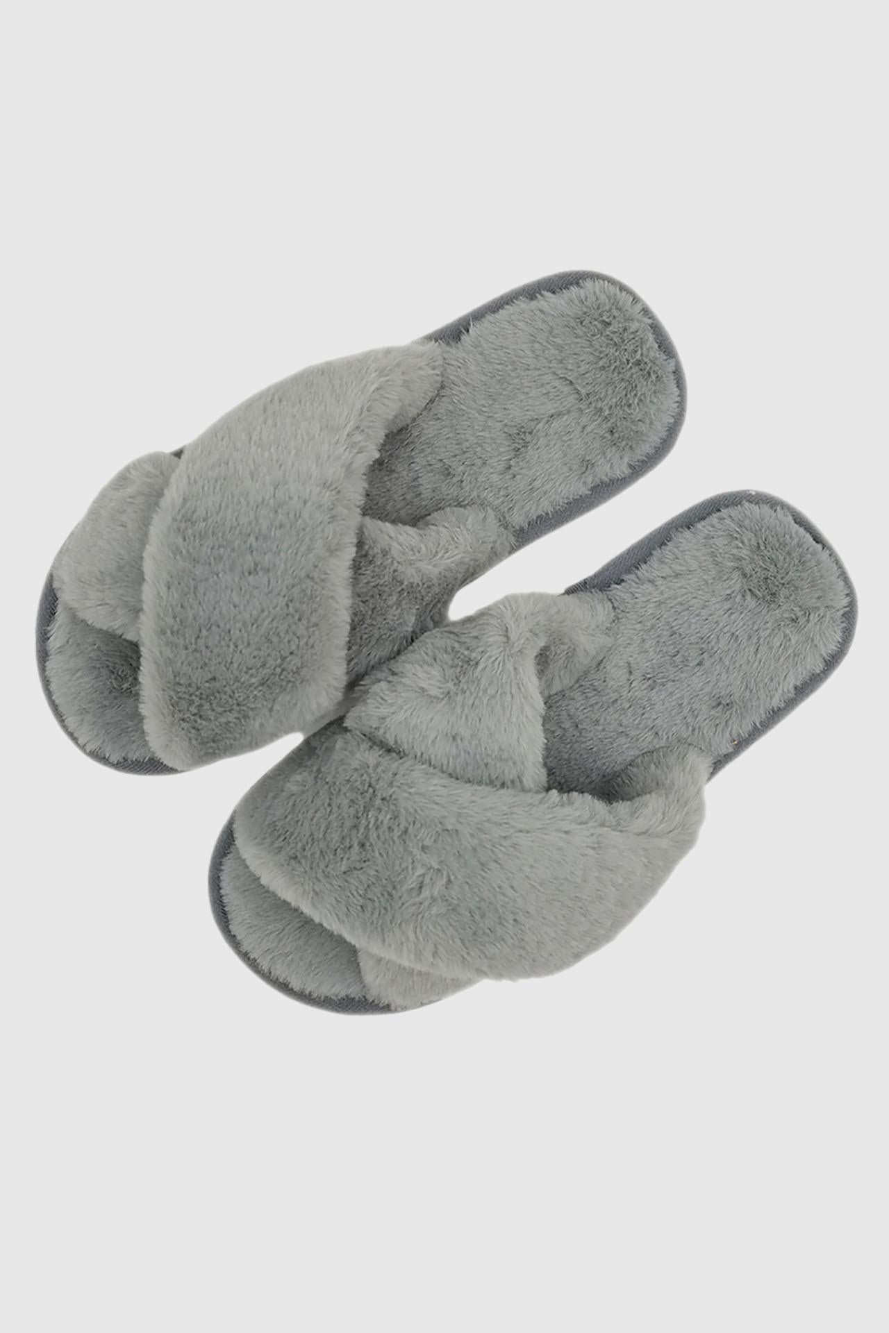 PLUSH SLIPPERS